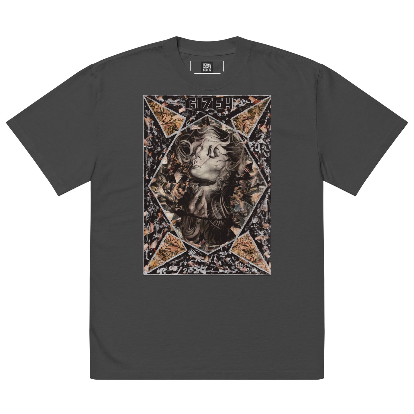 GIZEH oversized T-shirt featuring a unique collage design with a nostalgic and urban aesthetic.